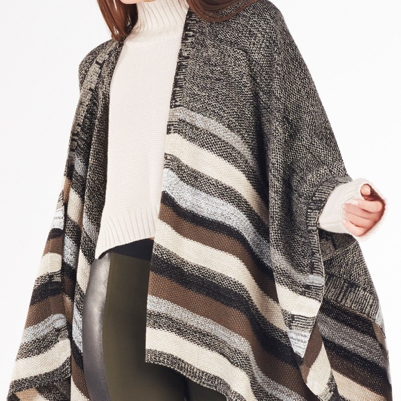 Bcbgmaxazria poncho. - Picture 2 of 3
